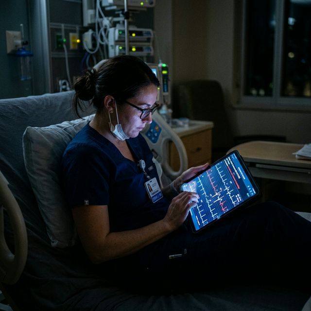 ECG monitor and waveform